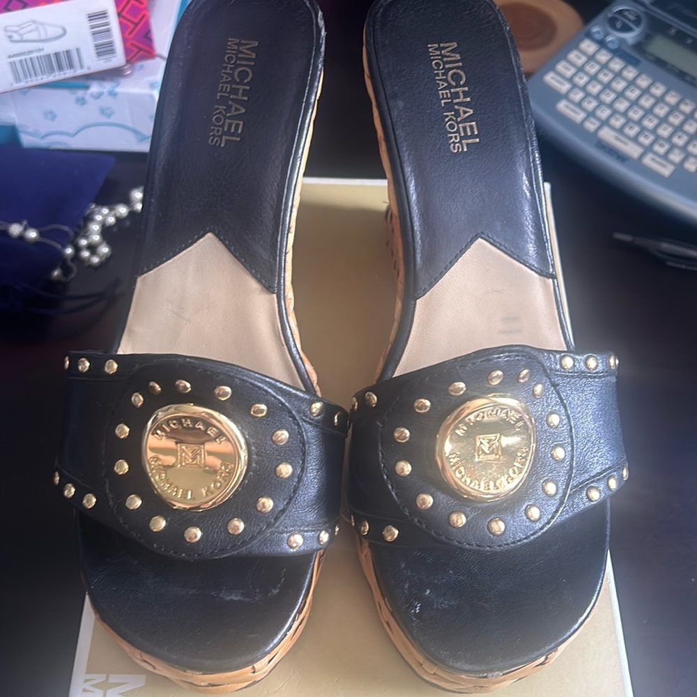 Michael Kors Santorini ornament slide size 8